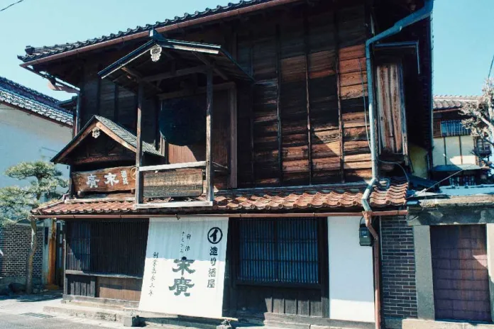 Bodega de sake Suehiro 3